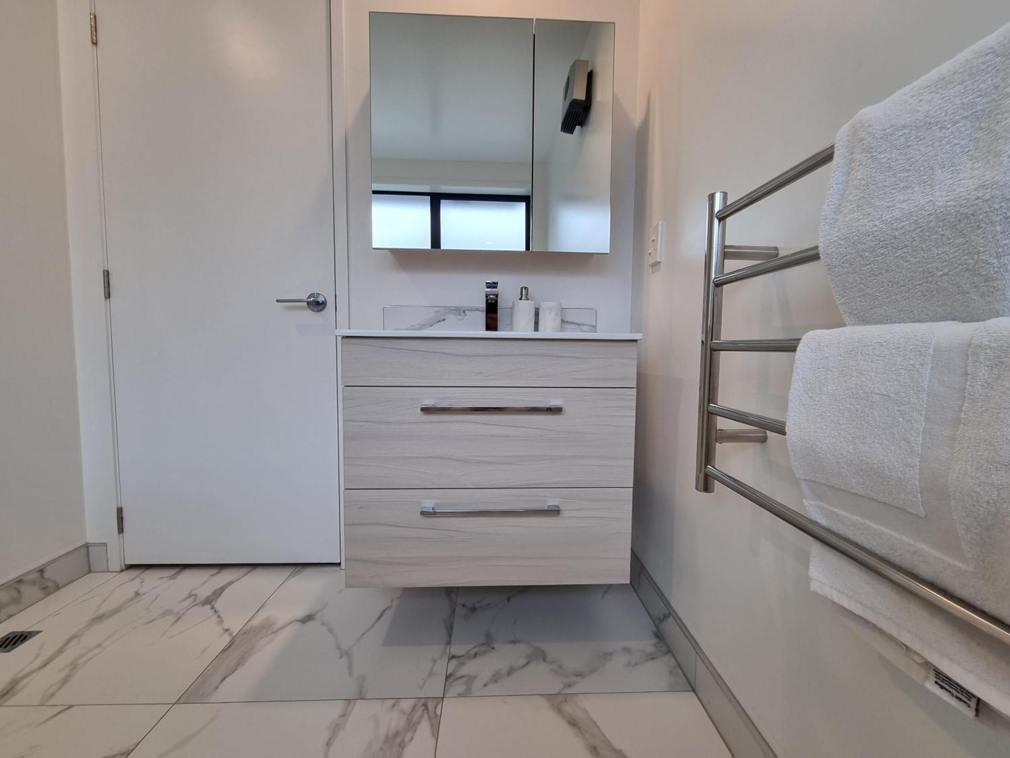 Cloud Nine Elegant Escape Awaits Apartamento Christchurch Exterior foto